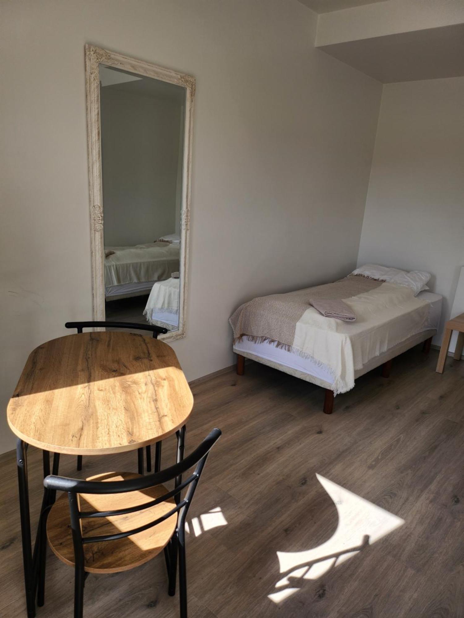 Fjos Guesthouse วาร์มาห์ลิด ภายนอก รูปภาพ